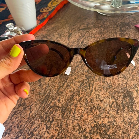 aerie Accessories - Aerie Sunglasses!